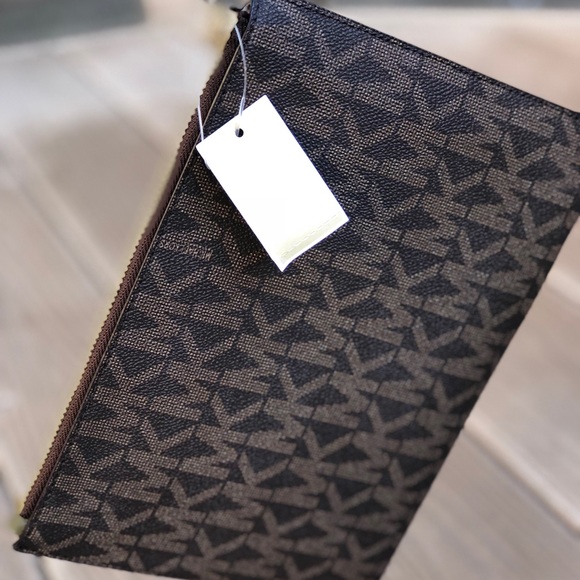 Michael Kors jet set travel monogramLG zip clutch - Picture 5 of 8